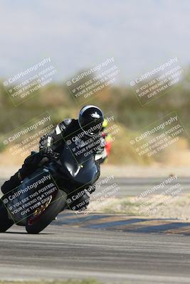 media/Oct-13-2025-Moto Forza (Mon) [[a66d839500]]/3-B Group/Session 3 Turn 2/